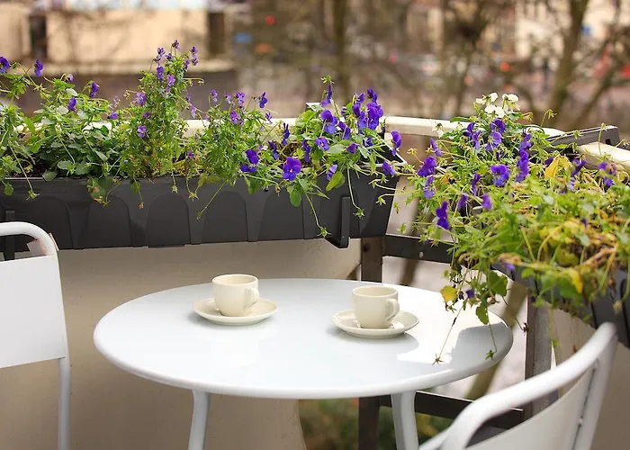 Blue Tulip Pensión 4*